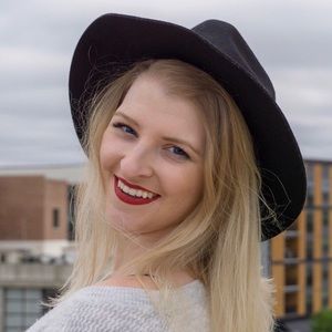 Meet the Posher, Kayla